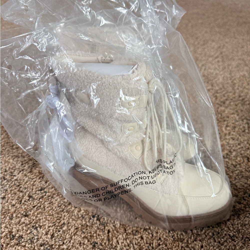 Mia Alpine Sherpa Boots - Picture 9 of 10